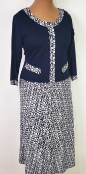 Sötétkék-fehér-mályva színű, enyhén csillogó mintás, loknis aljú, alkalmi ruha 44-54