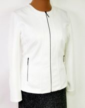   Bársonyos tapintású anyagú, fehér színű  blézer 46-54