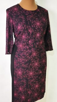 Bibor-fekete színű, virág mintás ruha 46-52