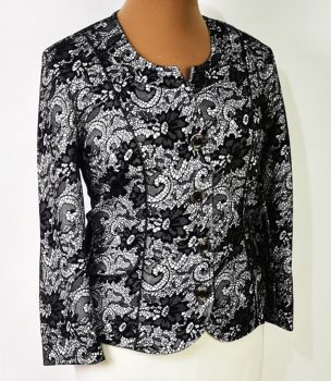 Fekete-fehér színű, virág mintával  díszített blézer 42-50