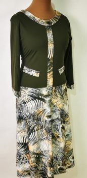 Zöld-bézs-barna színű, enyhén csillogó mintás, loknis aljú, alkalmi ruha 44-54