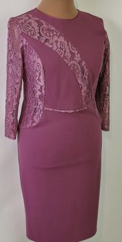 Nagyon szép csipke  betétes, karcsúsított, kellemes, selymes anyagú, alkalmi ruha 44-54