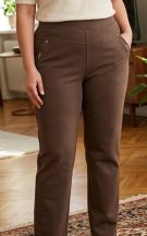   Zsebes, gumis derekú,  rugalmas, selymes  anyagú, zsebnél díszített nadrág 8XL/9XL-11XL/12XL