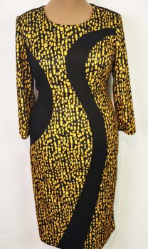 Első részén fekete betéttel díszített ruha 46-54