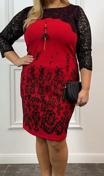 Kerek nyakú, 3/4-es csipke ujjú, hátul egyszínű fekete, cipzáras, elől piros alapszínen fekete mintával és csipkerátéttal díszített, selymes anyagú ruha 40-50