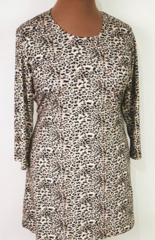 Fehér-barna-fekete színű, leopárd mintás, kellemes, rugalmas, pamutos anyagú tunika L-3XL