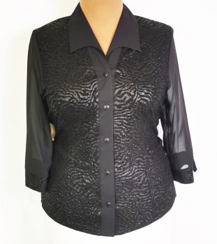 Ingnyakú, elől végig gombos, 3/4-es ujjú felső L-4XL